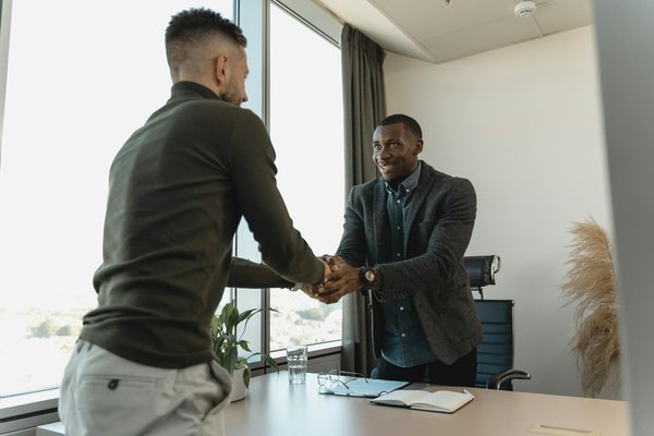 Table sur mesure : personnalisez votre espace de vie avec style