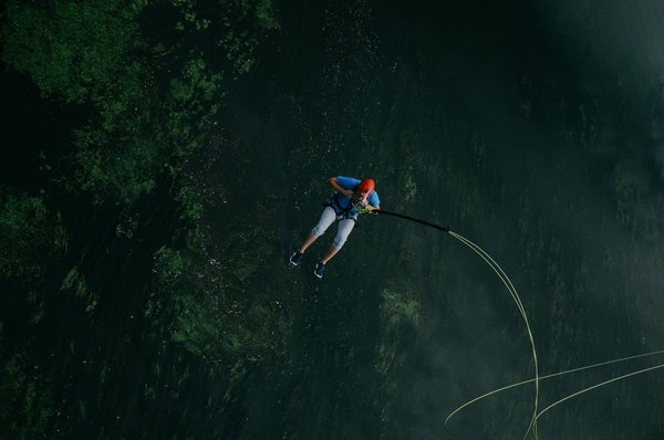 Vivez une expérience inoubliable avec le saut à l'élastique à grenoble !